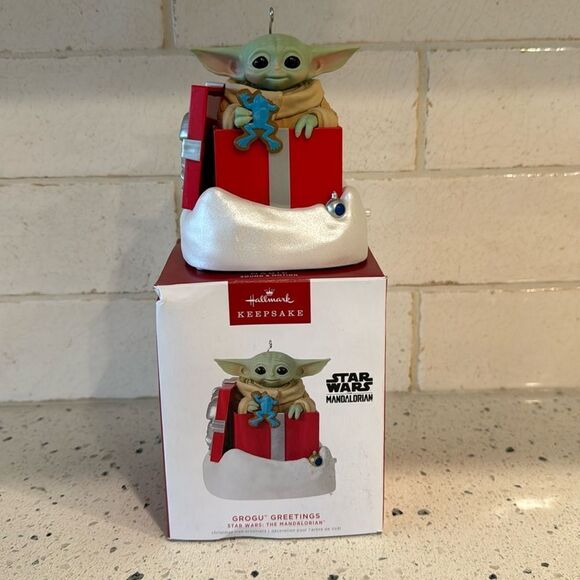 Star Wars The Mandalorian GROGU Greetings Hallmark 2022 Sound & Motion Ornament - Picture 1 of 12